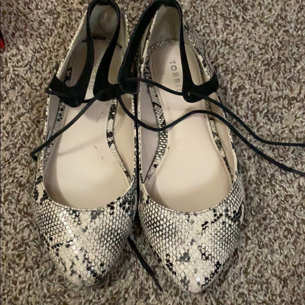 Snakeskin Flat
